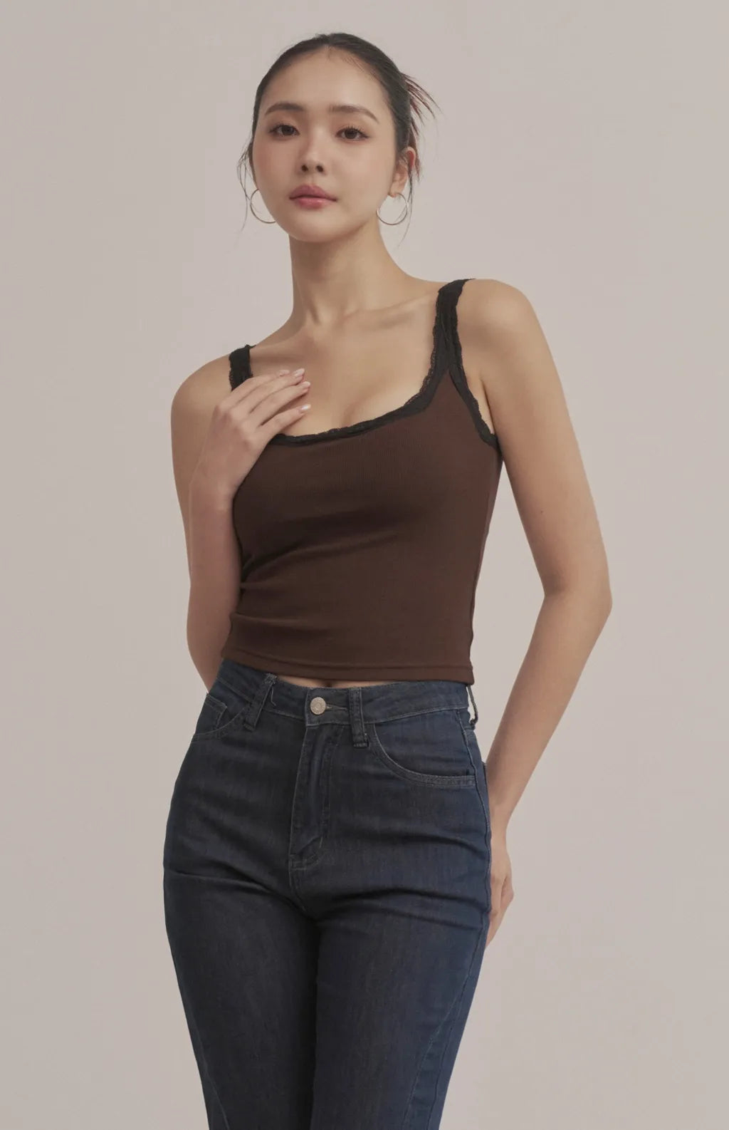 Contrast Lace Scoop-Neck Ribbed Bra Top<br/>羅紋撞色蕾絲U領Bra Top