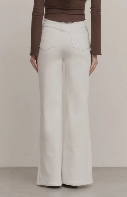 High-Waisted Welt-Pocket Flared Jeans<br/>高腰貼邊口袋牛仔喇叭褲