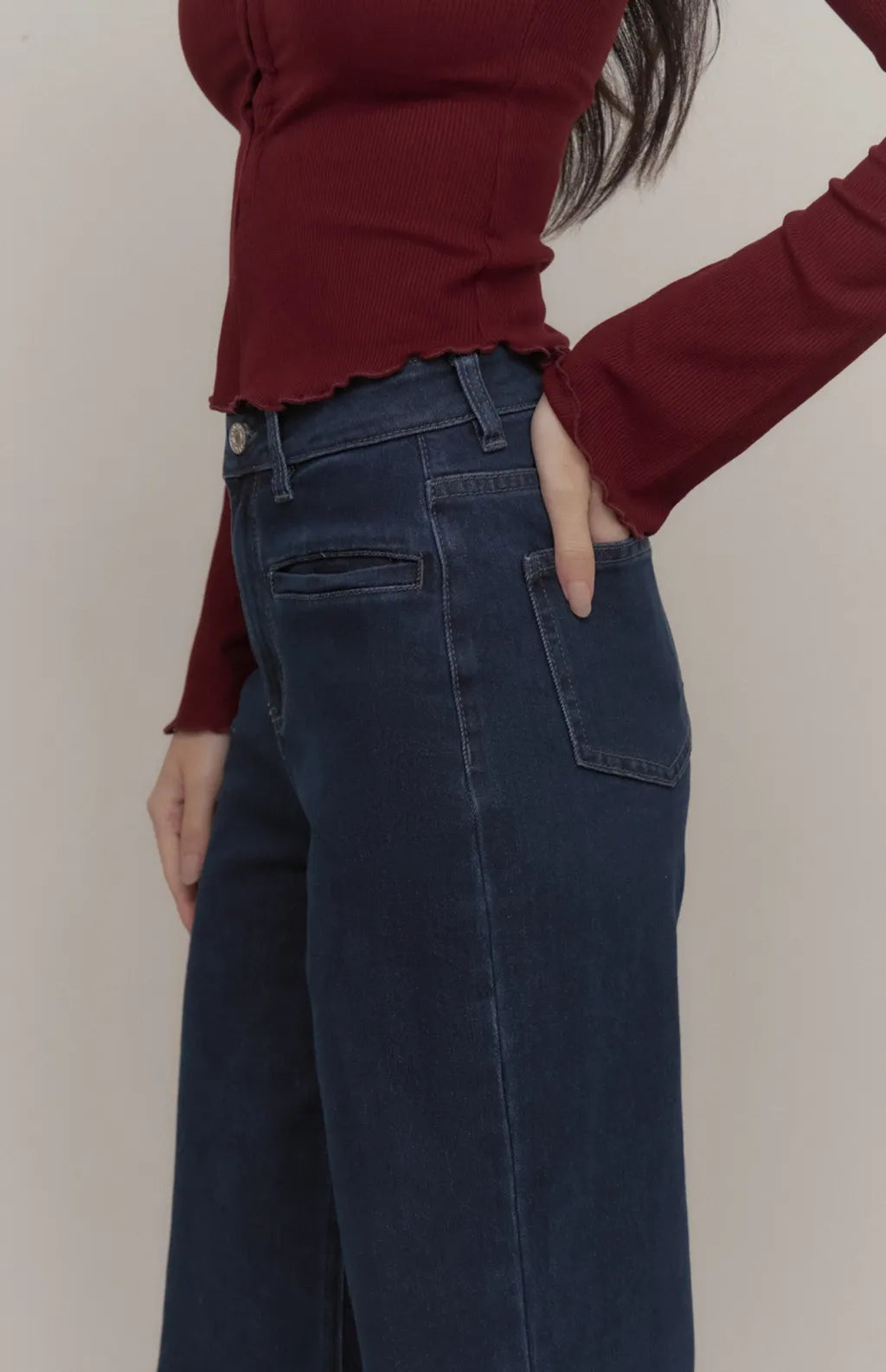 High-Waisted Welt-Pocket Flared Jeans<br/>高腰貼邊口袋牛仔喇叭褲
