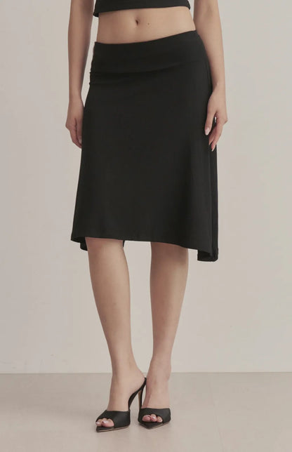 Asymmetric Flared Knit Midi Skirt<br/>不對稱傘擺中長裙