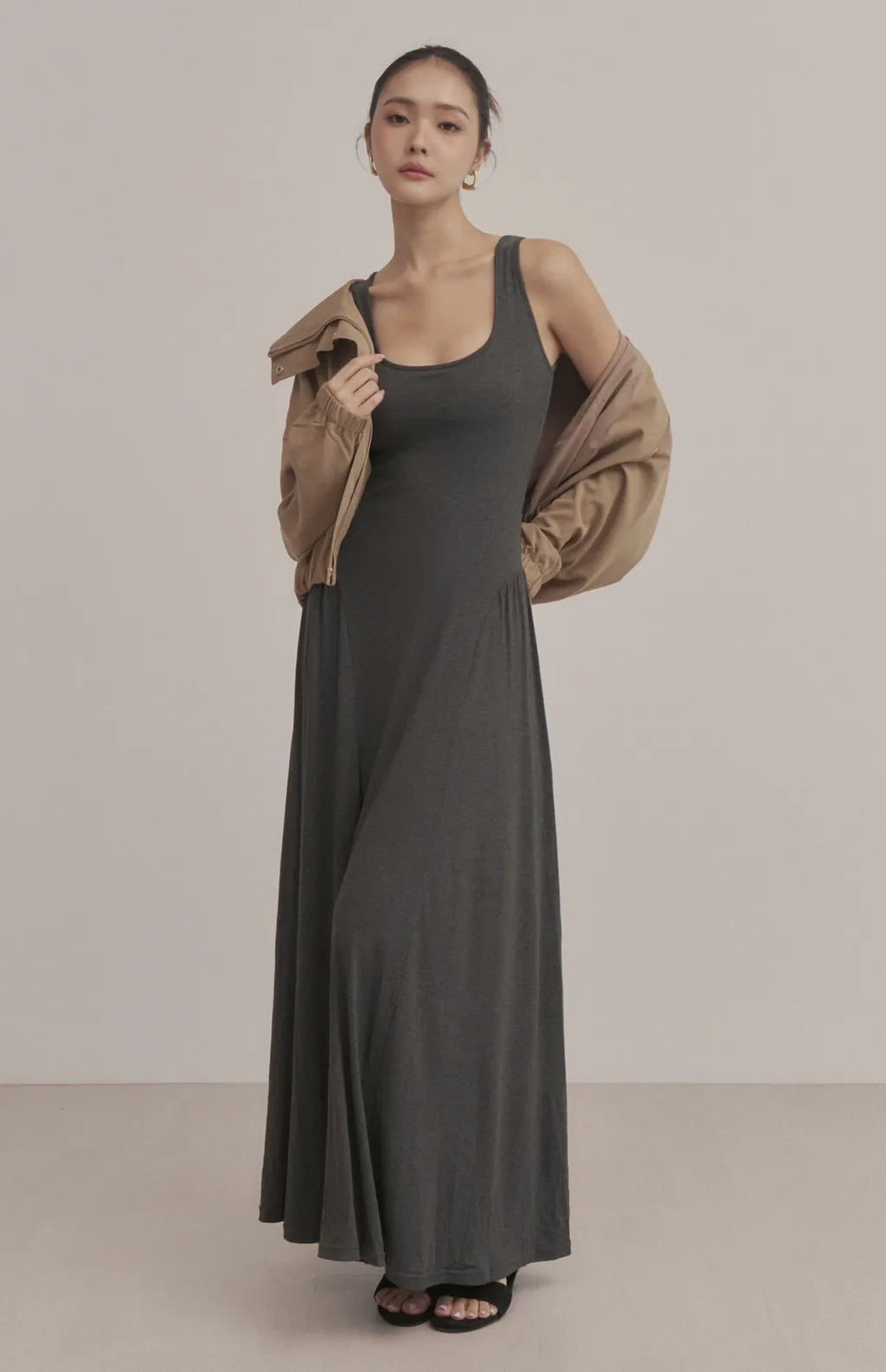 Square-Neck Ruched Maxi Bra Dress<br/>方領削肩抓皺修身Bra Dress