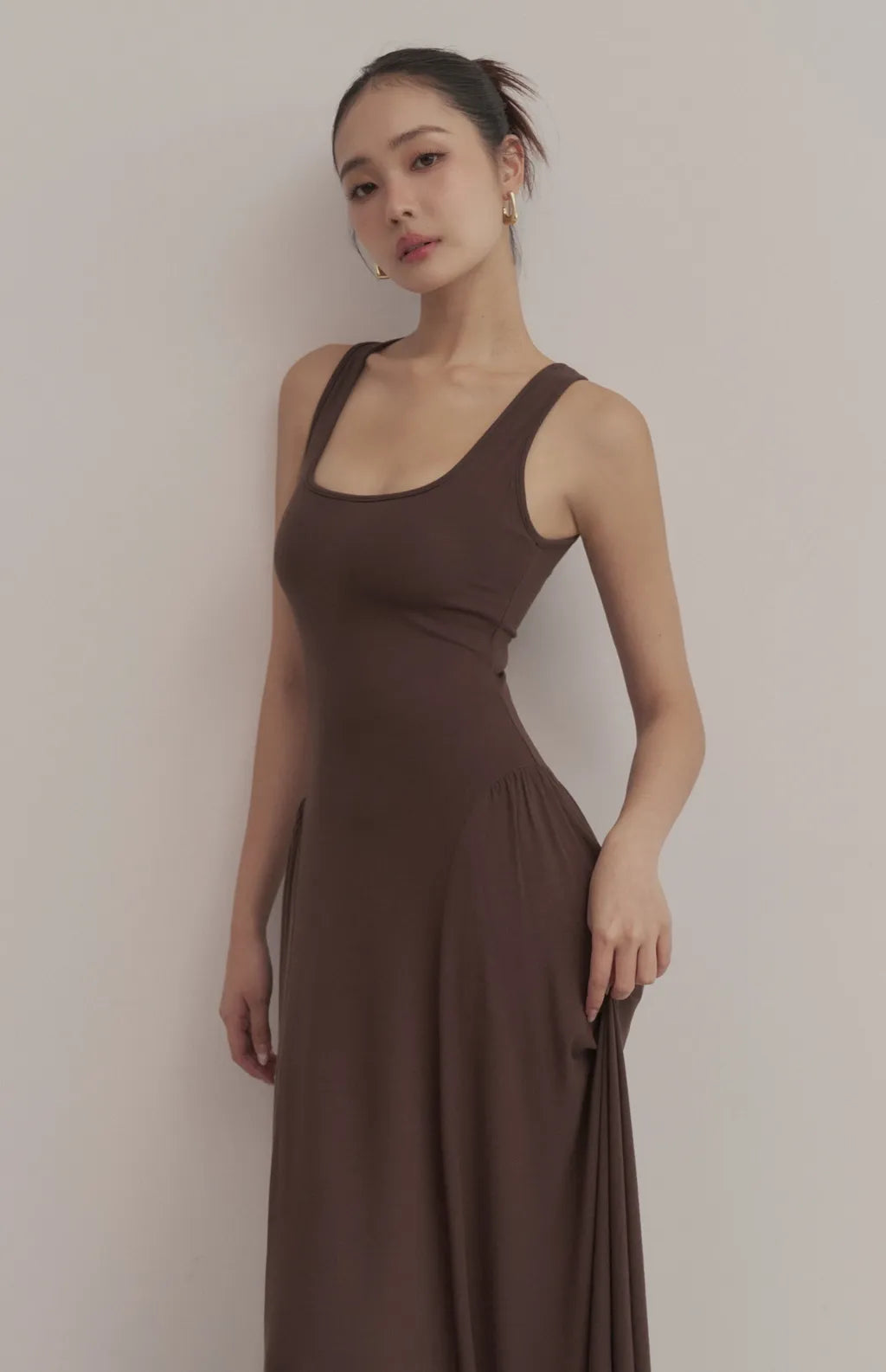Square-Neck Ruched Maxi Bra Dress<br/>方領削肩抓皺修身Bra Dress