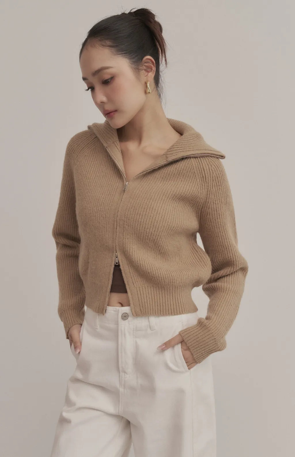 Ribbed Collared Two-Way Zip Knit Jacket<br/>坑條翻領拉鍊針織外套