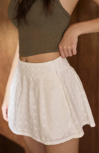 Embroidered Flared Mini Skirt<br/>繡花蕾絲短澎裙
