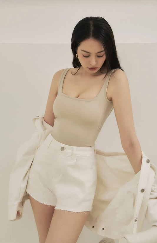 Raw Hem Denim Shorts<br/>簡約質感不收邊牛仔短褲