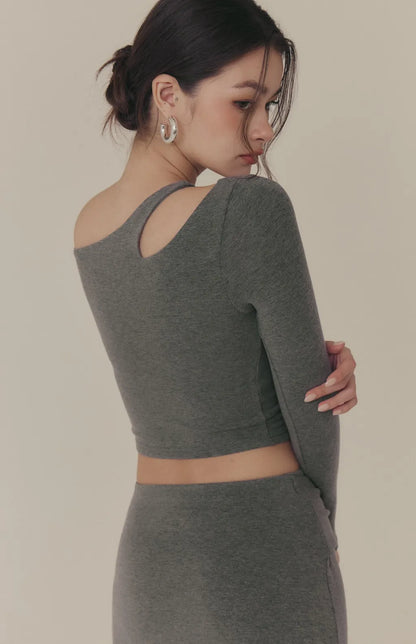 Cozy Wool-Blend One Shoulder Long Sleeve Bra Top<br/>羊毛暖絨不對稱簍空長袖Bra Top