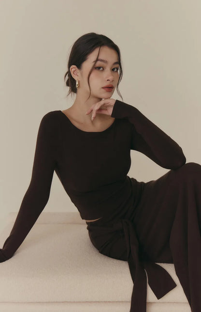 Cozy Wool-Blend Backless Long Sleeve Bra Top<br/>羊毛暖絨船型領美背長袖Bra Top