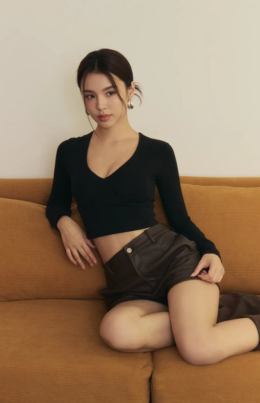 High-Waist Leather Shorts<br/>霧感高腰皮革短褲