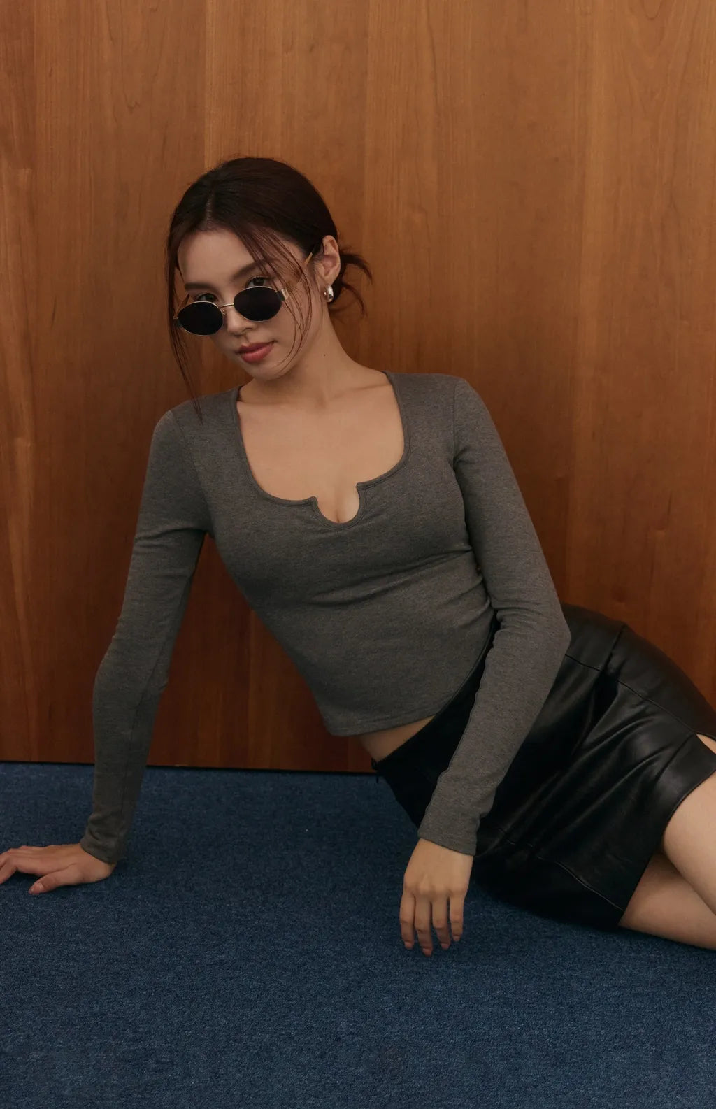 Ring-Button Long-Sleeve Bra Top<br/>心機開釦鏤空磨毛長袖Bra Top