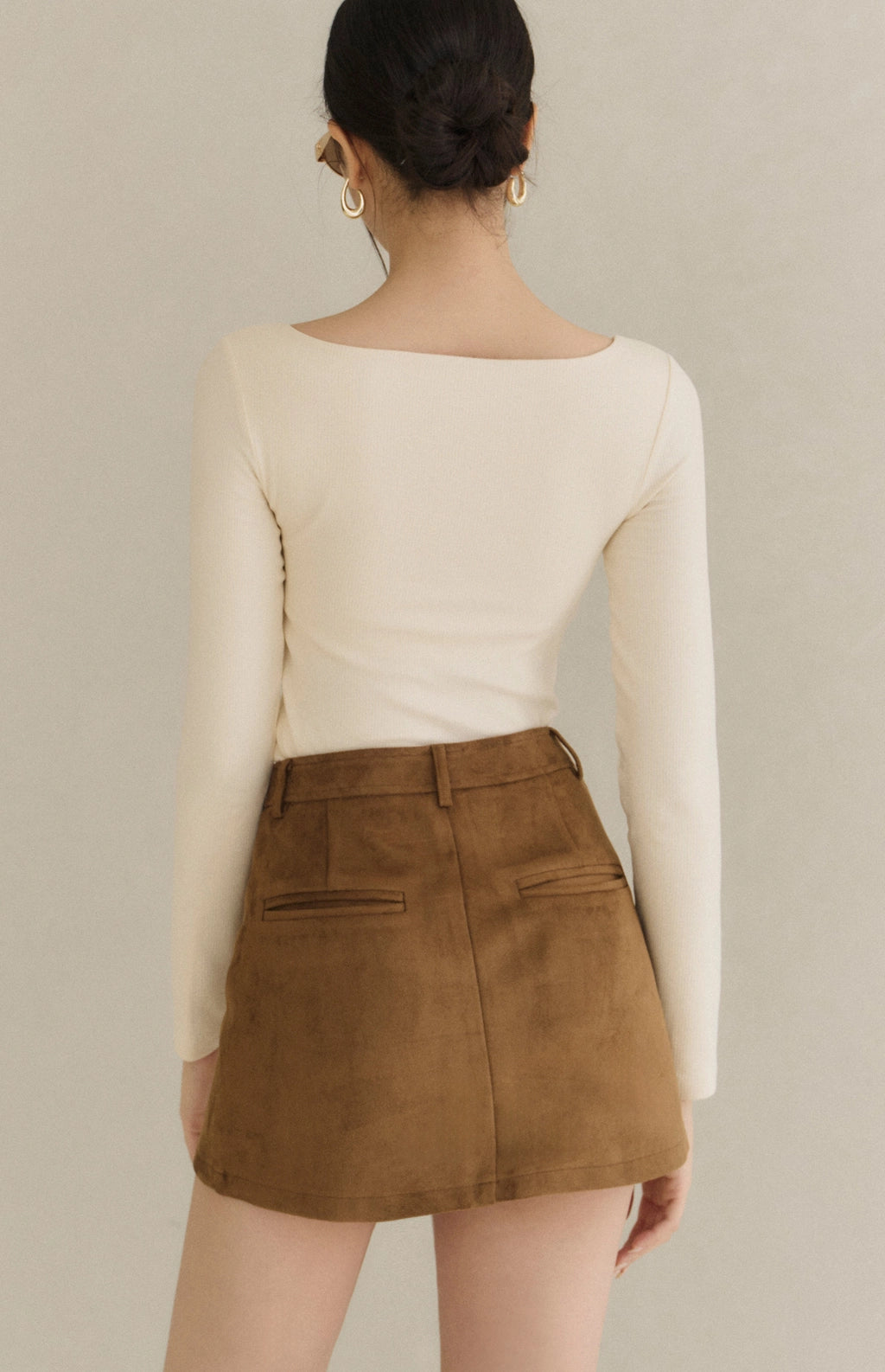 Boat-Neck Cutout Ribbed Bra Top<br/>船型領鏤空坑條長袖Bra Top