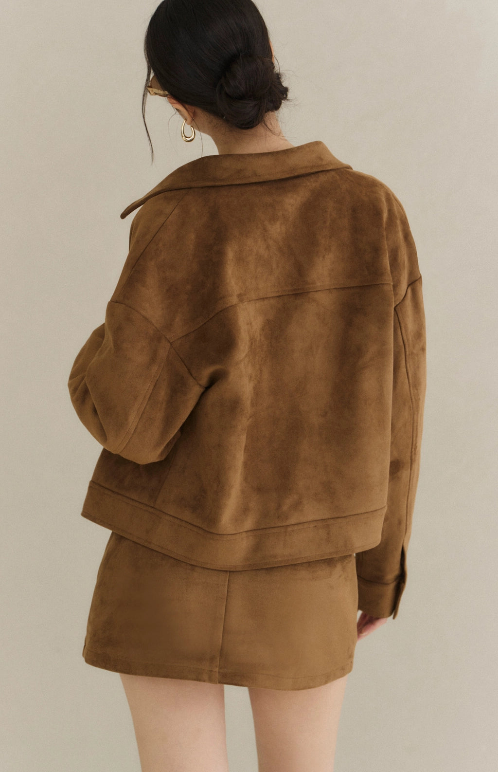 Minimal Suede Collared Zip Jacket<br/>極簡翻領麂皮外套