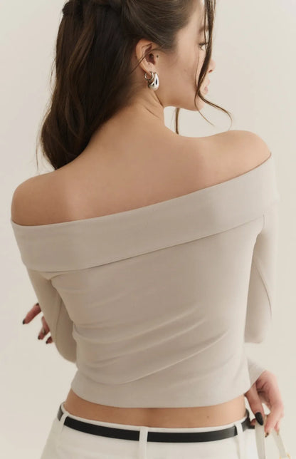 Off-Shoulder Cut-Out Long Sleeve Bra Top<br/>露肩一字領簍空長袖Bra Top