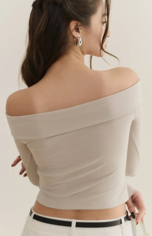 Off-Shoulder Cut-Out Long Sleeve Bra Top<br/>露肩一字領簍空長袖Bra Top