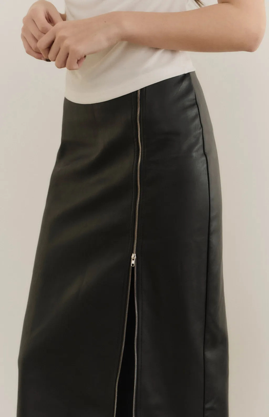 (最後現貨) Leather Maxi Skirt With Side Metal Zipper<br/>金屬側拉鍊皮革長裙