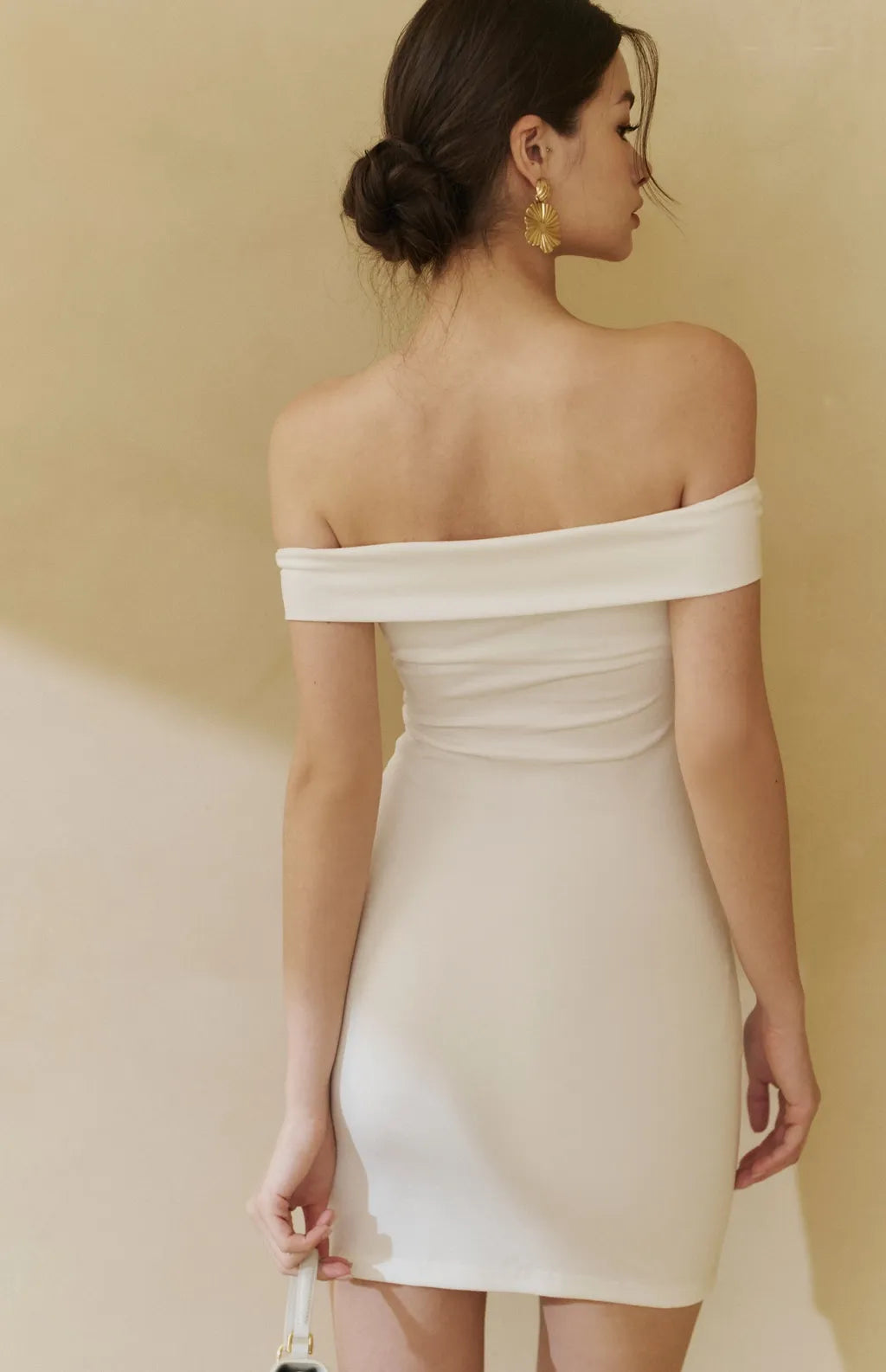 French Off-Shoulder Bodycon Mini Bra Dress<br/>法式一字領包臀Bra Dress