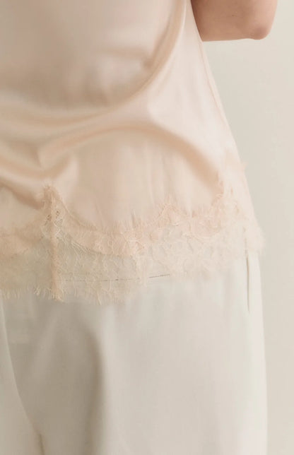 Satin Lace Trim Strapless Bra Top<br/>緞面蕾絲鑲邊平口Bra Top