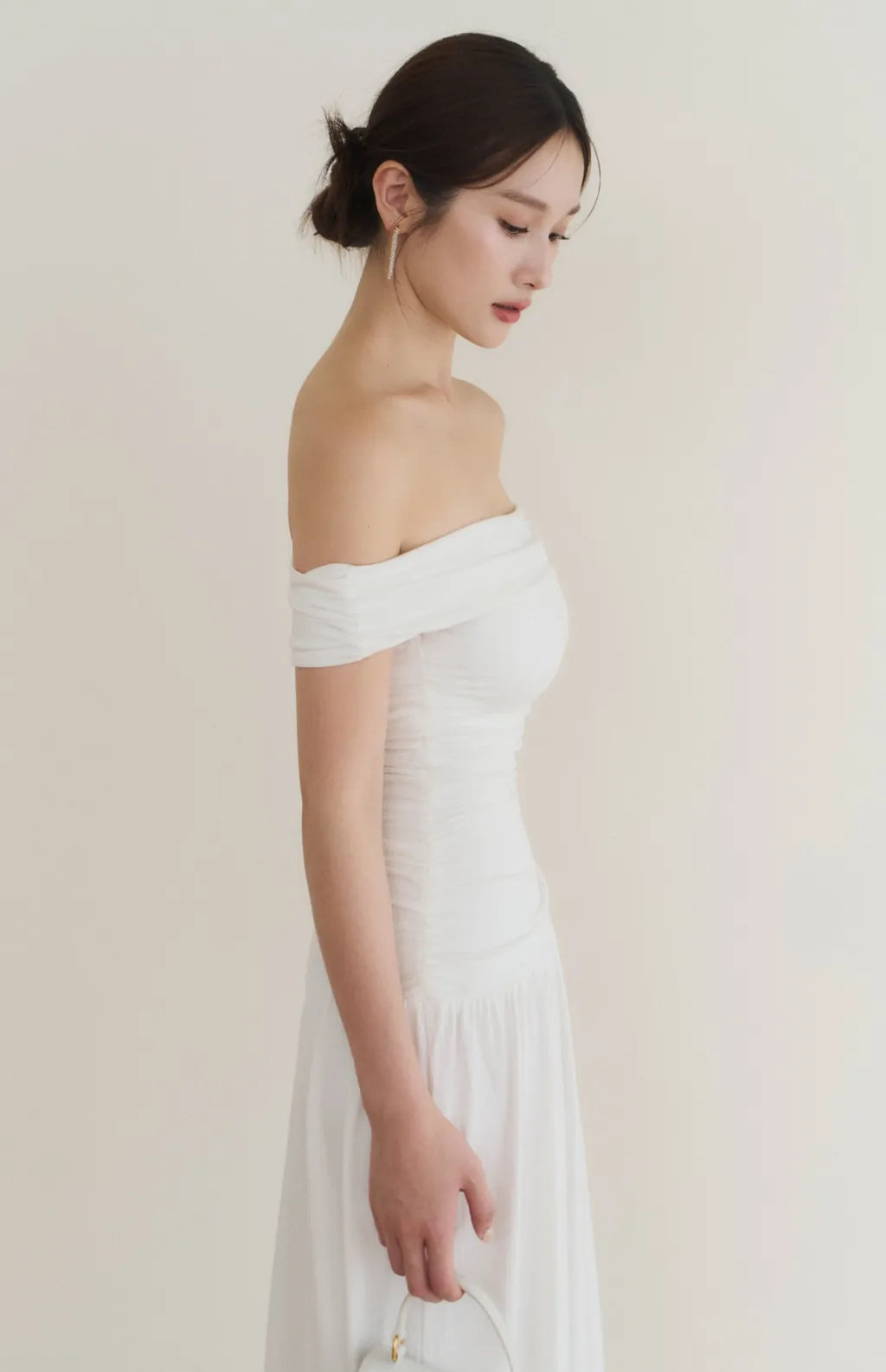 Off-Shoulder Ruched Maxi Bra Dress<br/>法式平肩抓皺修身Bra Dress