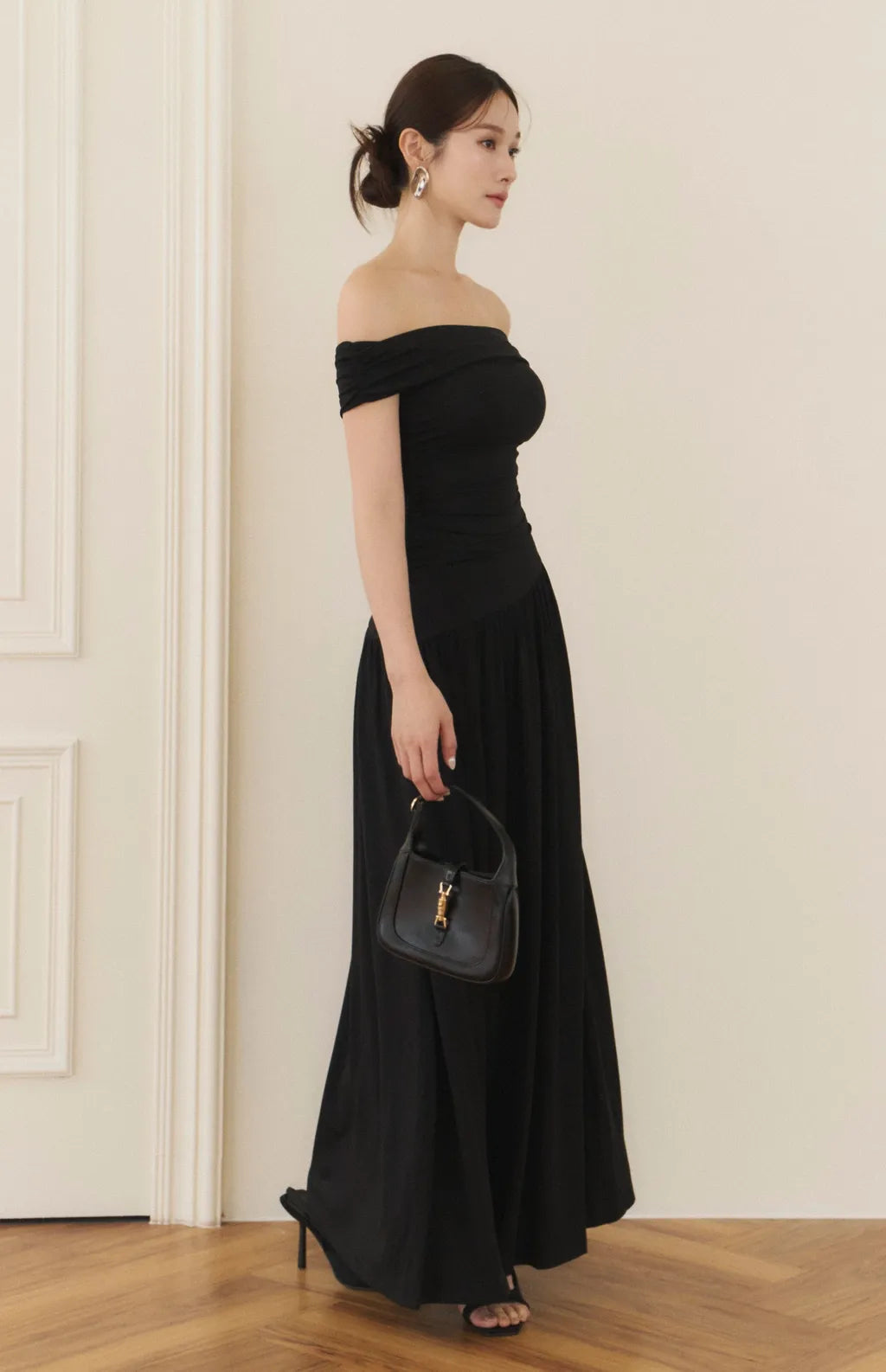 Off-Shoulder Ruched Maxi Bra Dress<br/>法式平肩抓皺修身Bra Dress