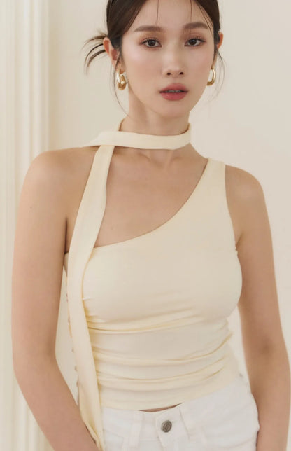 One-Shoulder Ruched Bra Top with Scarf<br/>單肩繞脖抓皺Bra Top(附領巾)