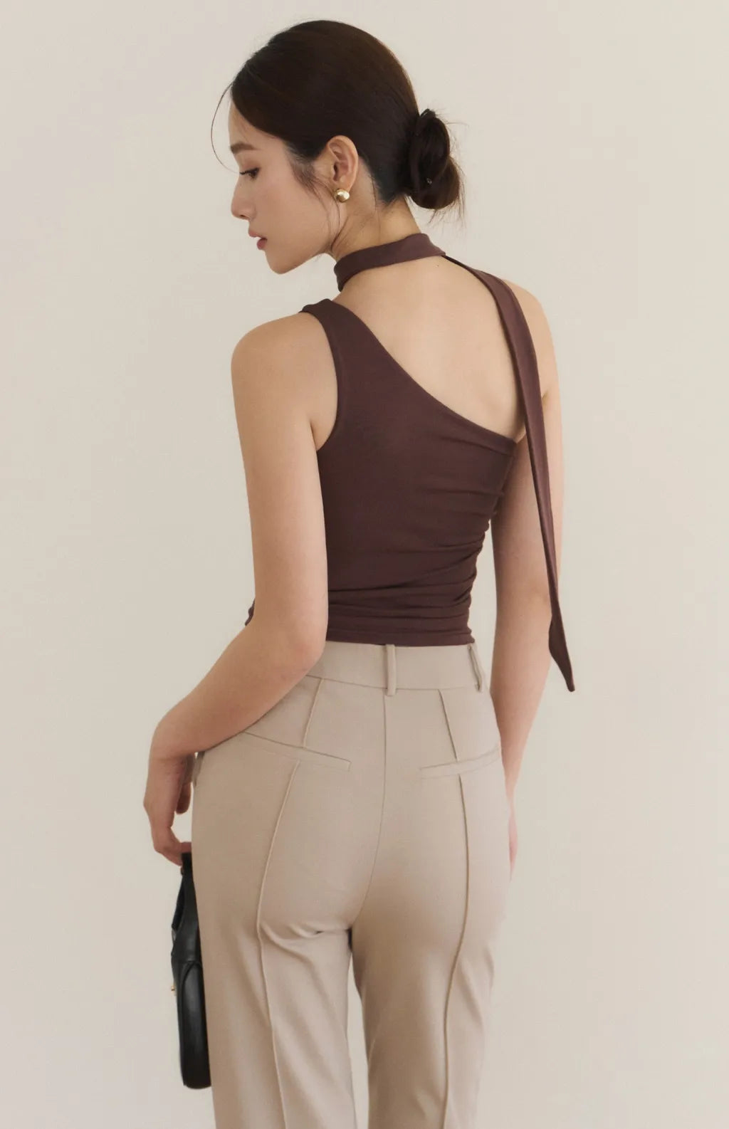One-Shoulder Ruched Bra Top with Scarf<br/>單肩繞脖抓皺Bra Top(附領巾)