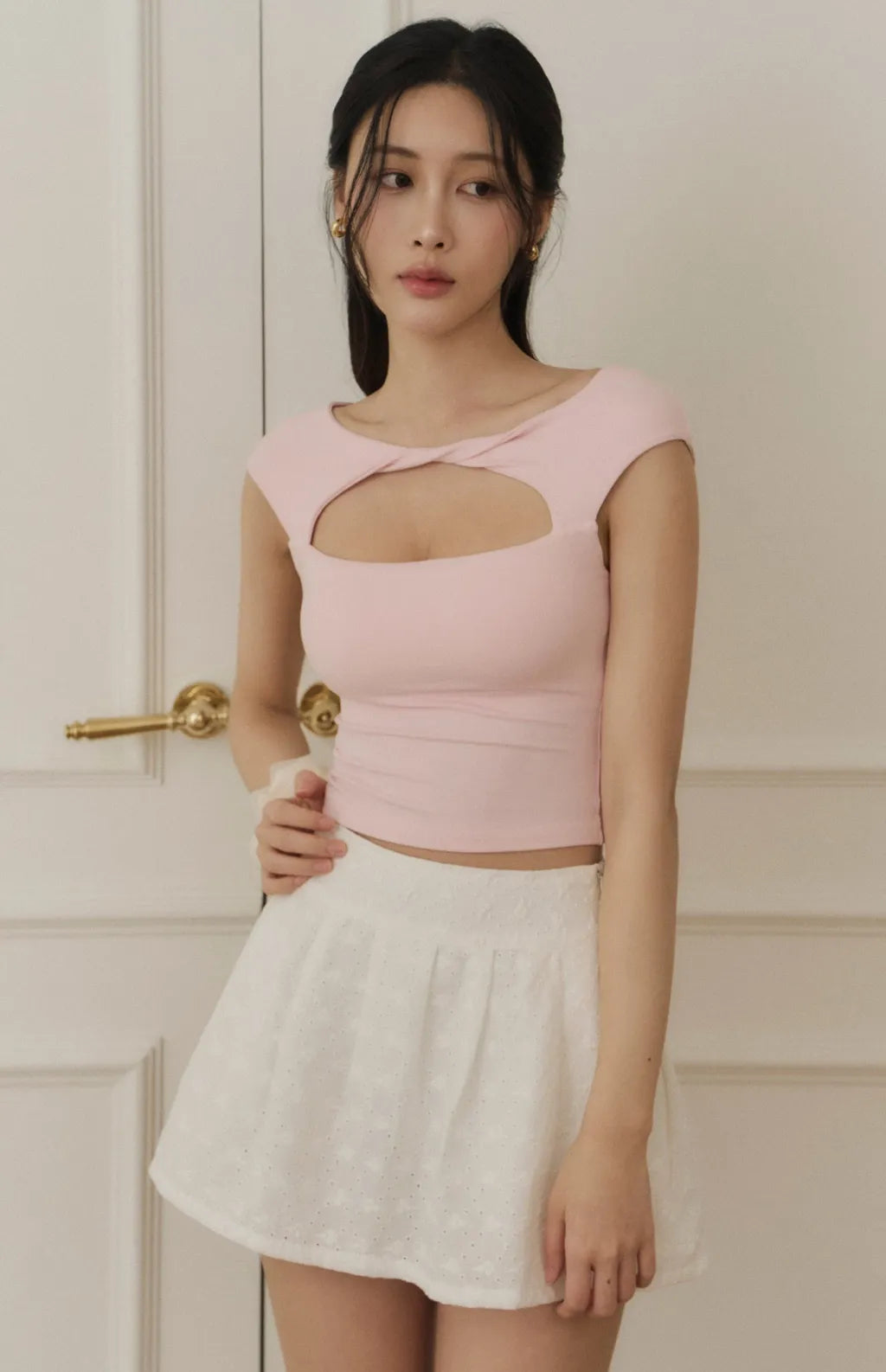 Boatneck Twist-Front Cutout Bra Top<br/>船型領扭結鏤空造型Bra Top