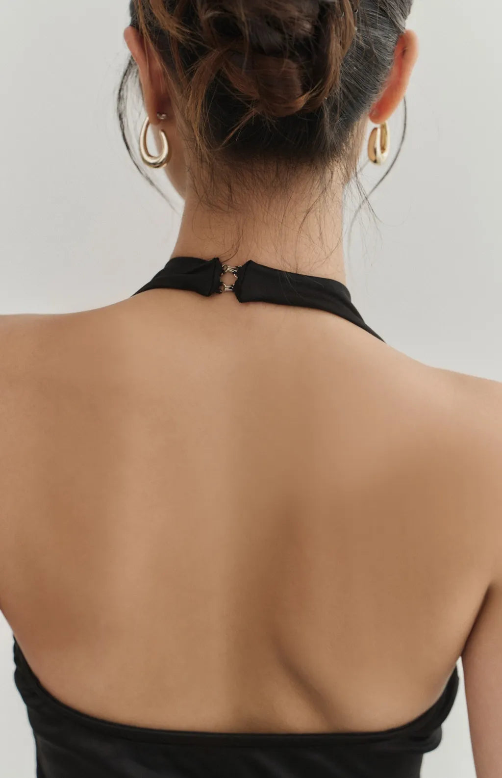 Satin Cowl-Neck Halter Bra Top<br/>法式緞光垂領削肩Bra Top