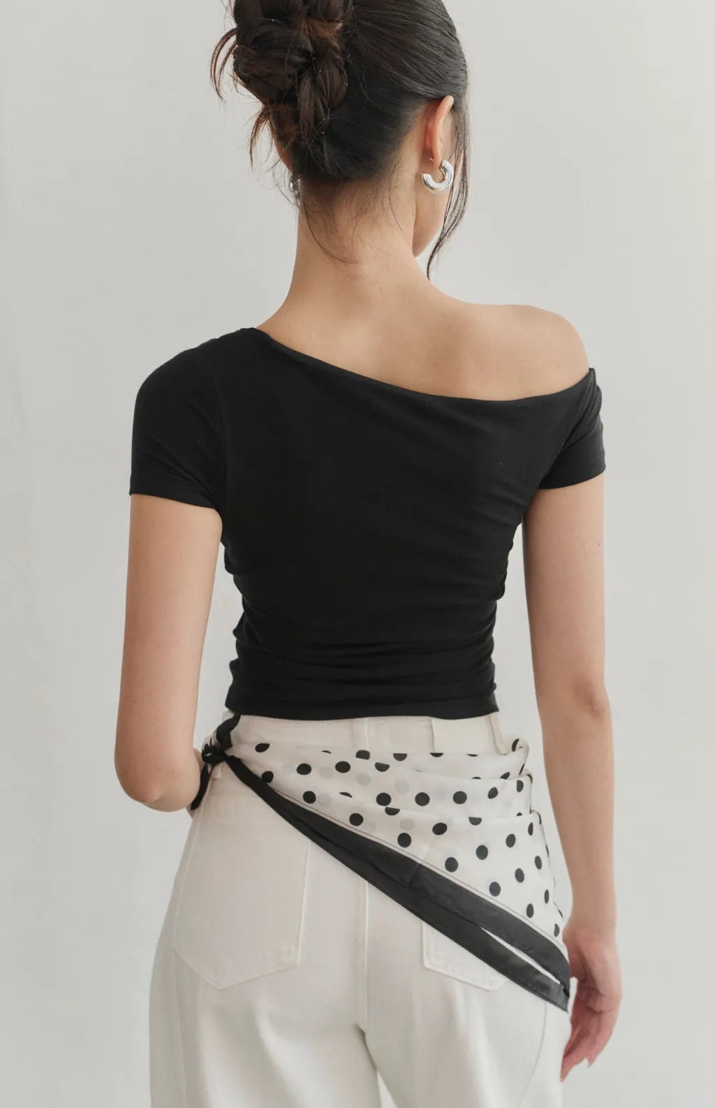 Asymmetric Ruched Short-Sleeve Bra Top<br/>斜領不對稱抓皺短袖Bra Top