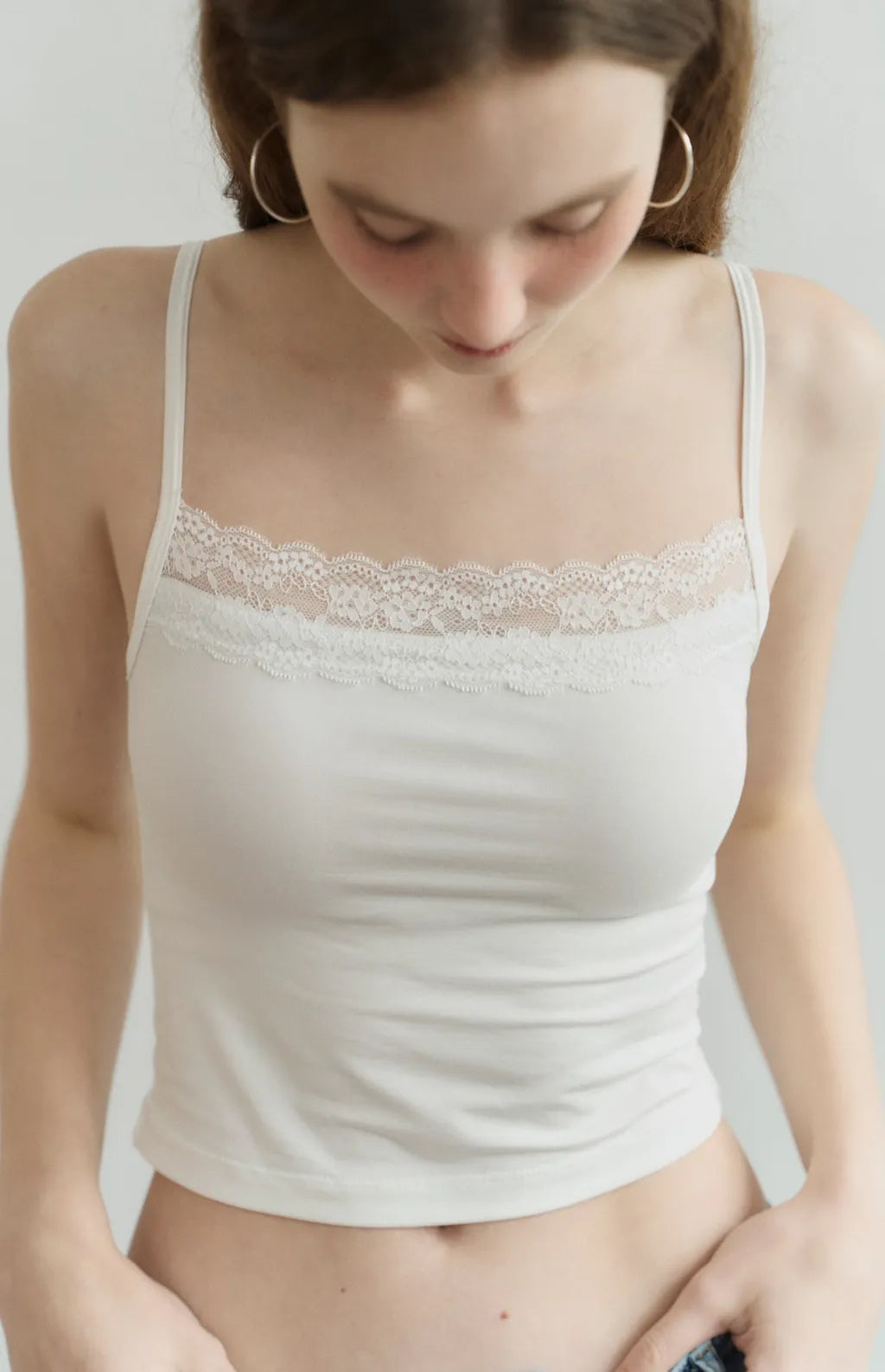 Barely-There Lace-Trim Cami Bra Top<br/>輕裸蕾絲平口細肩Bra Top