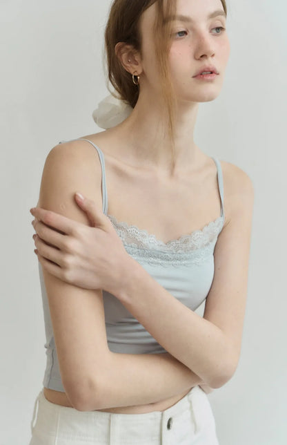 Barely-There Lace-Trim Cami Bra Top<br/>輕裸蕾絲平口細肩Bra Top