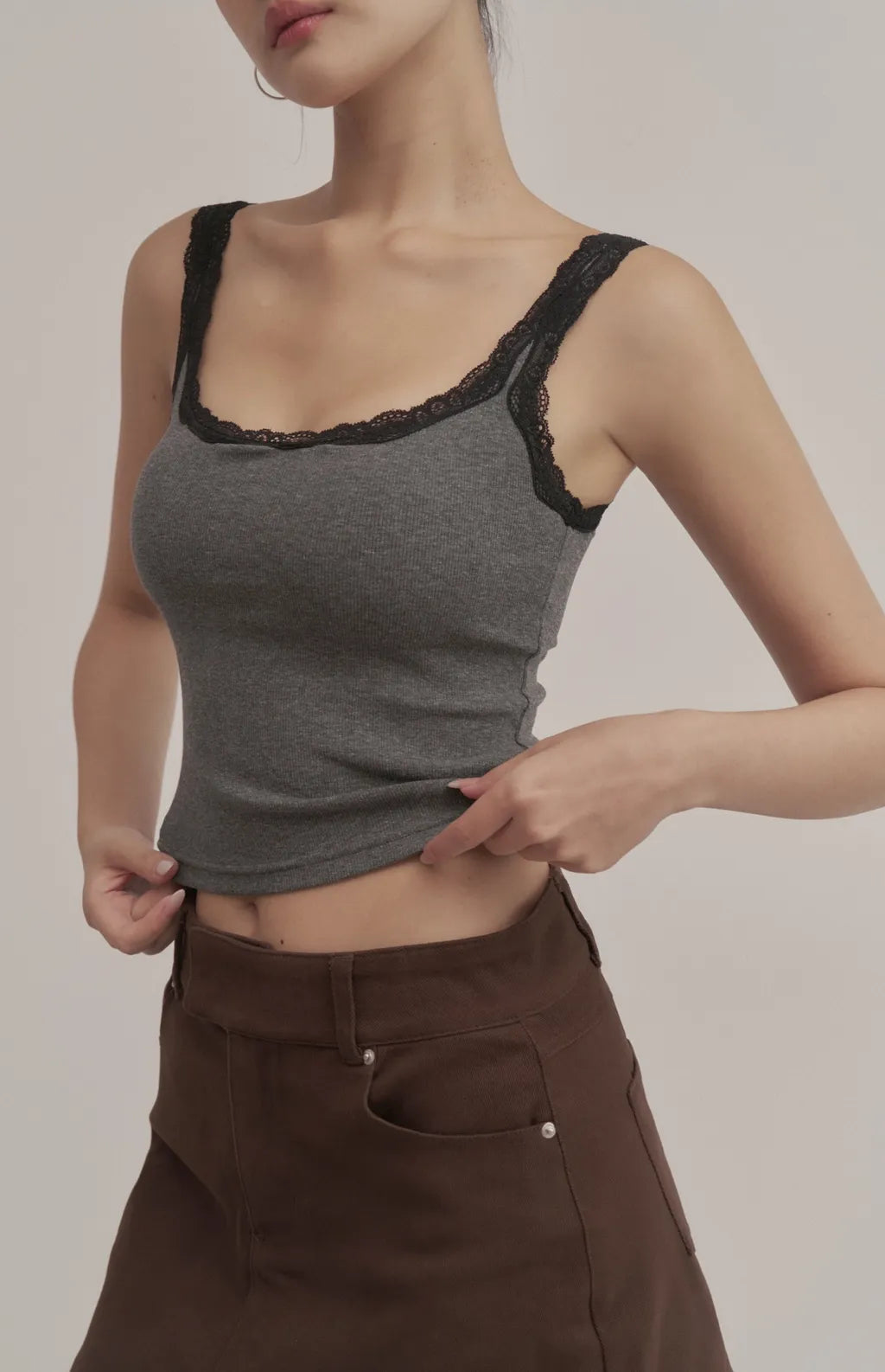 Contrast Lace Scoop-Neck Ribbed Bra Top<br/>羅紋撞色蕾絲U領Bra Top