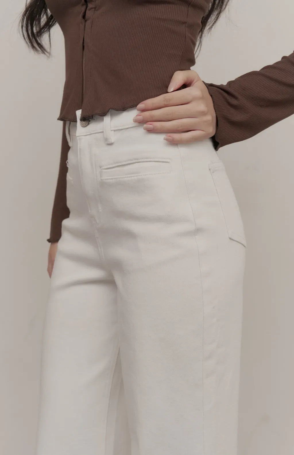 High-Waisted Welt-Pocket Flared Jeans<br/>高腰貼邊口袋牛仔喇叭褲