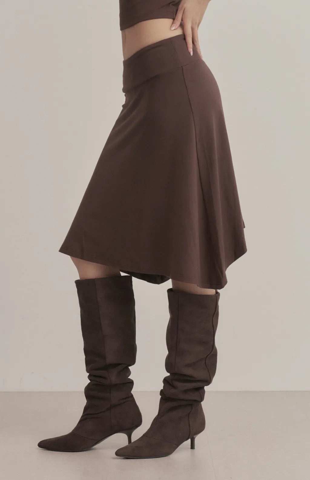 Asymmetric Flared Knit Midi Skirt<br/>不對稱傘擺中長裙