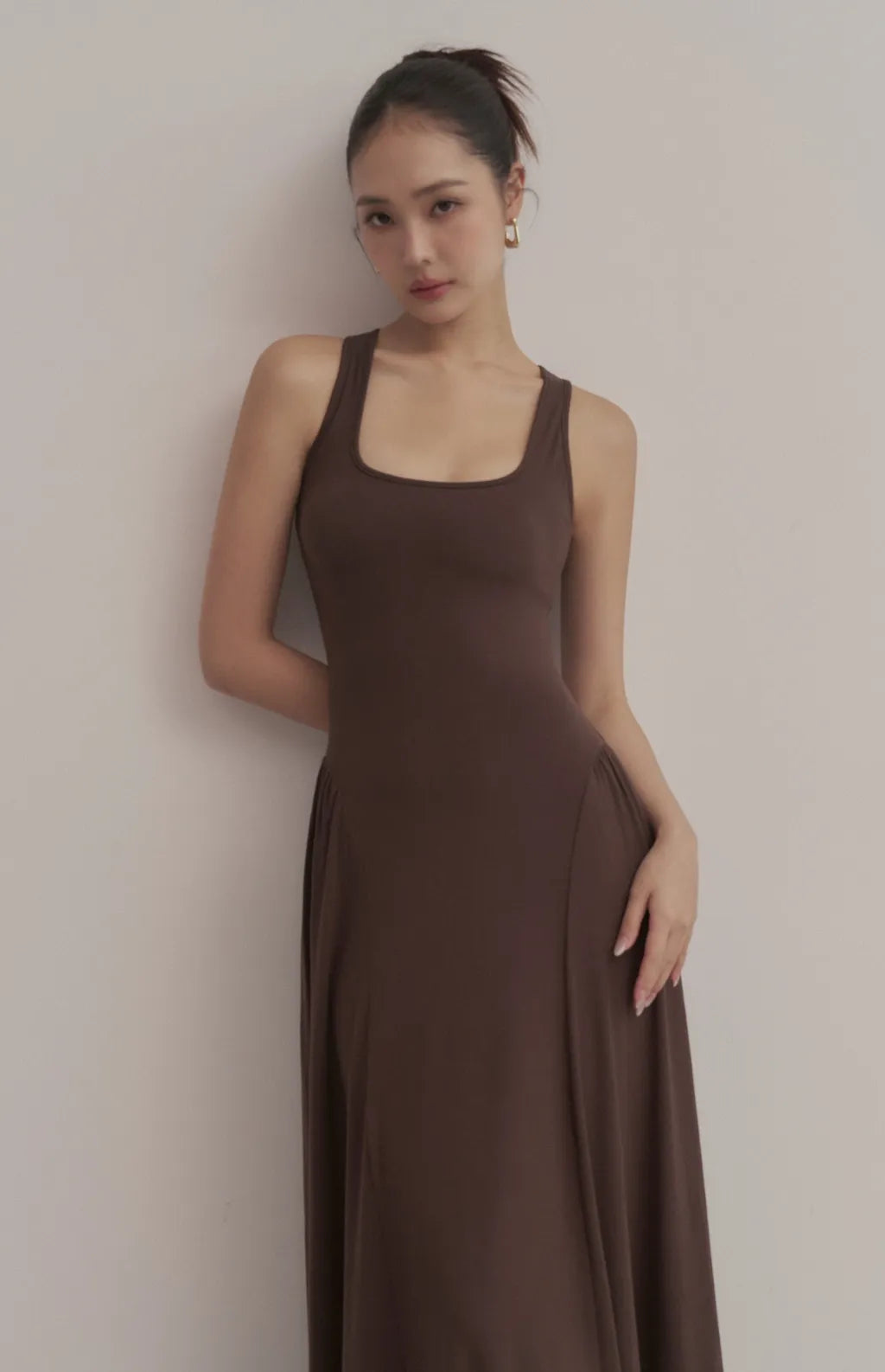 Square-Neck Ruched Maxi Bra Dress<br/>方領削肩抓皺修身Bra Dress