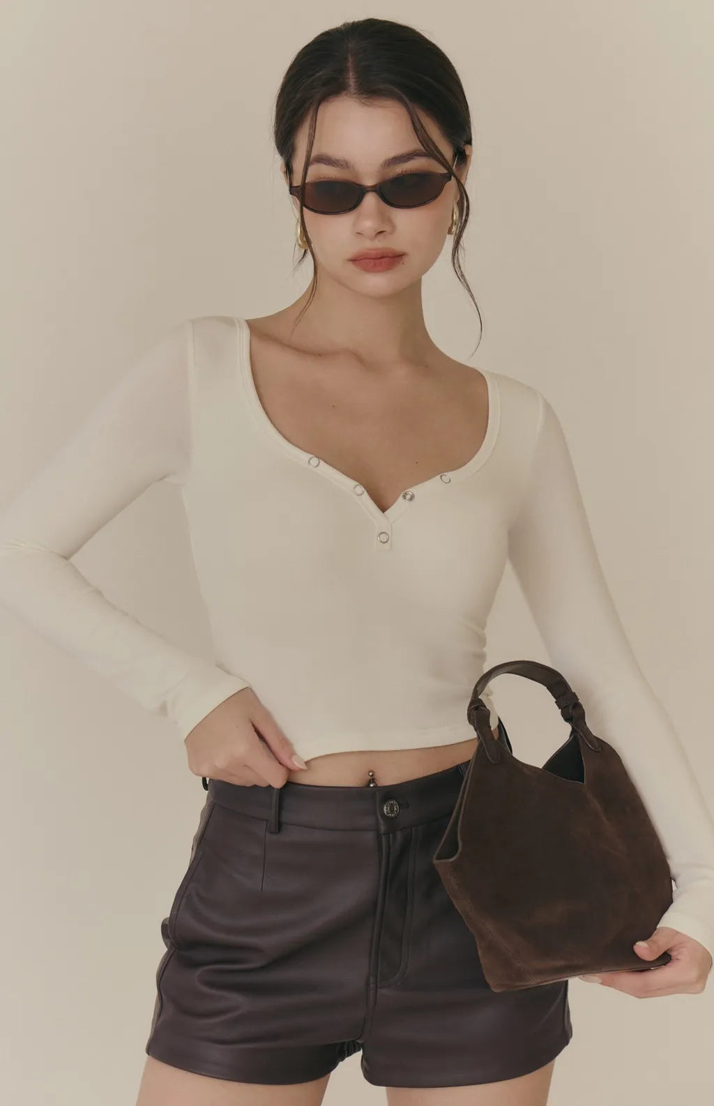 Cozy Wool-Blend Heart Shape Long-Sleeve Bra Top<br/>羊毛暖絨桃心領排釦長袖Bra Top