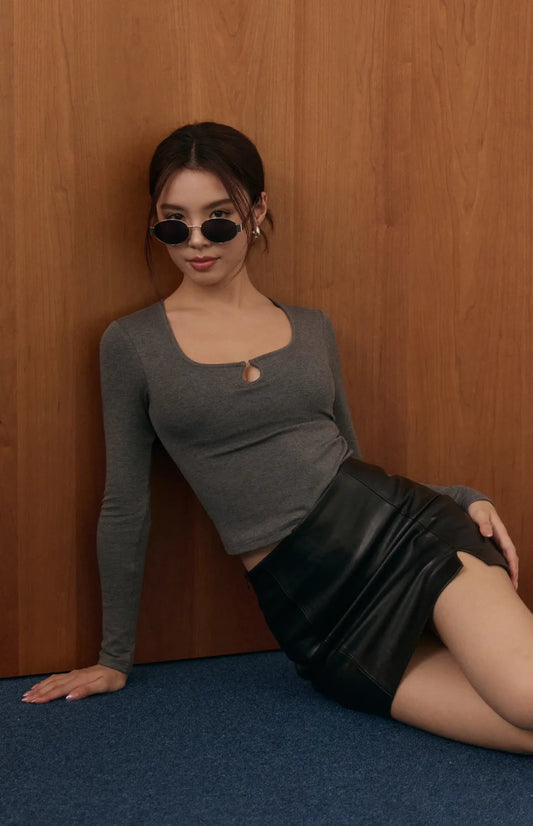 Front Slit Leather Mini Skirt<br/>質感側開衩皮短褲裙