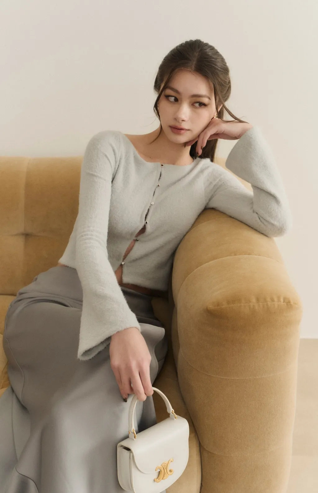 Fuzzy Boat-Neck Multiway Buttoned Bra Top<br/>毛毛船型領多穿排釦Bra Top