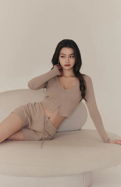 (現貨) Cloud V-Neck Zip Long-Sleeve Bra Top<br/>雲感太空棉V領修身拉鍊長袖Bra Top -【S】