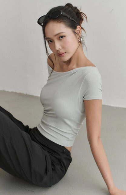 Asymmetric Ruched Short-Sleeve Bra Top<br/>斜領不對稱抓皺短袖Bra Top