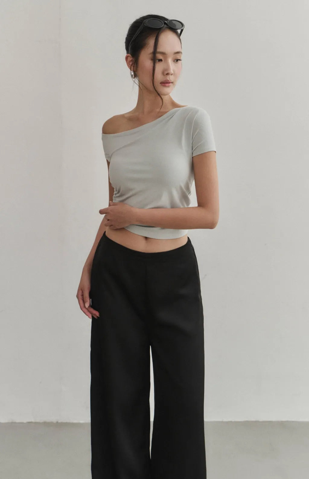 Silky Drapey Wide-Leg Trousers<br/>絲感垂墜寬褲