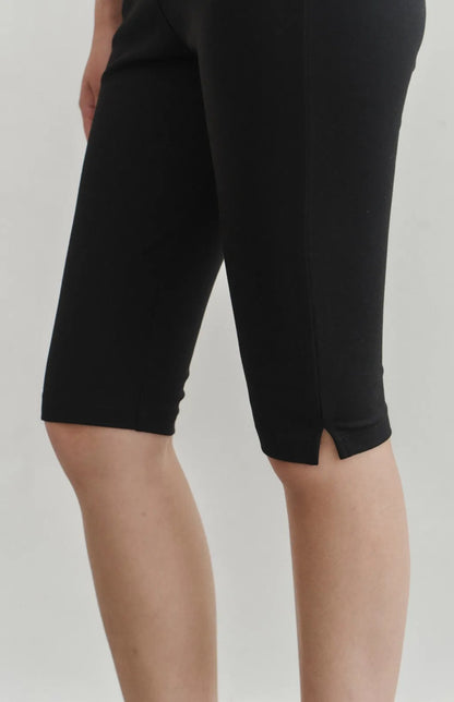 High-Waist Stretch Side-Slit Capri Shorts<br/>高腰彈力修身開岔Capri褲