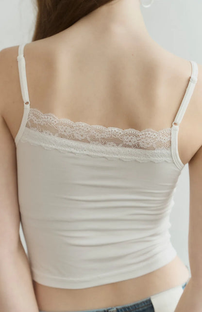 Barely-There Lace-Trim Cami Bra Top<br/>輕裸蕾絲平口細肩Bra Top