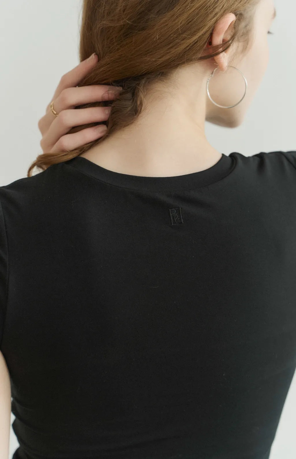 Barely-There Crew-Neck Bra Tee<br/>輕裸經典圓領短袖Bra Top