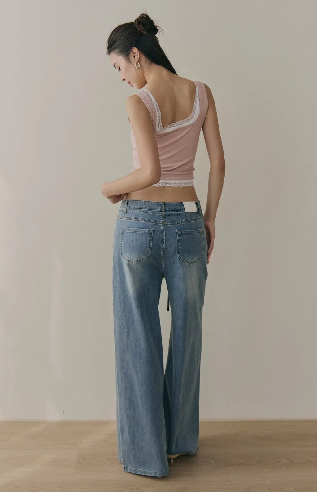 Drawstring Soft Denim Wide-Leg Jeans<br/>抽繩腰帶軟牛仔寬褲