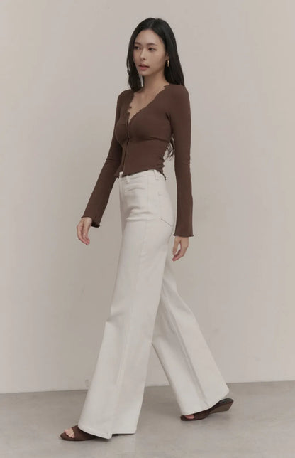 High-Waisted Welt-Pocket Flared Jeans<br/>高腰貼邊口袋牛仔喇叭褲