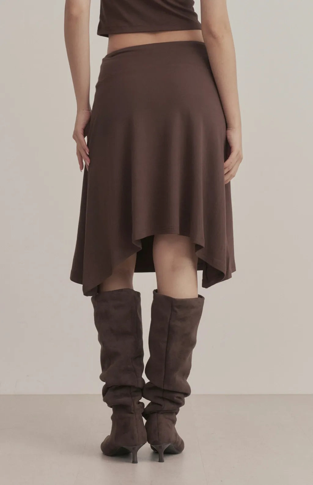 Asymmetric Flared Knit Midi Skirt<br/>不對稱傘擺中長裙