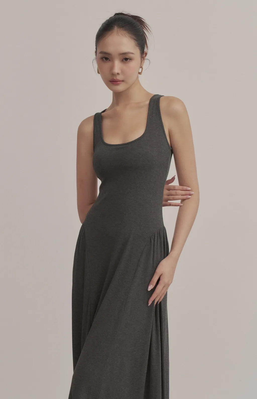 Square-Neck Ruched Maxi Bra Dress<br/>方領削肩抓皺修身Bra Dress