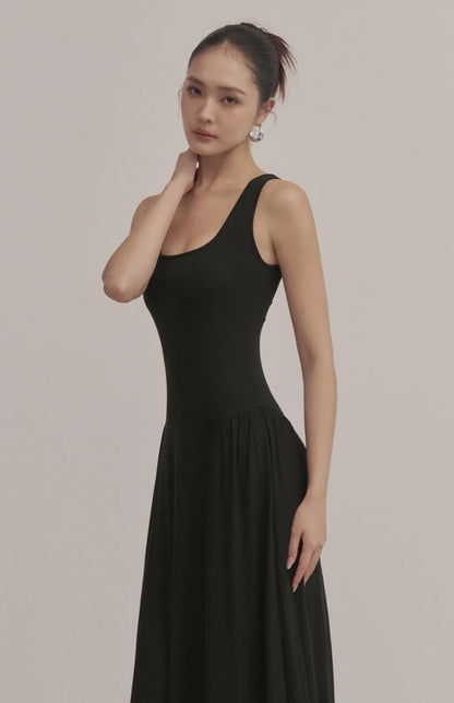 Square-Neck Ruched Maxi Bra Dress<br/>方領削肩抓皺修身Bra Dress