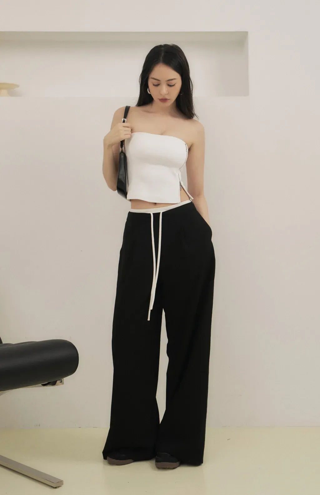 Drawstring Flared Chino<br/>抽繩撞色落地西裝褲