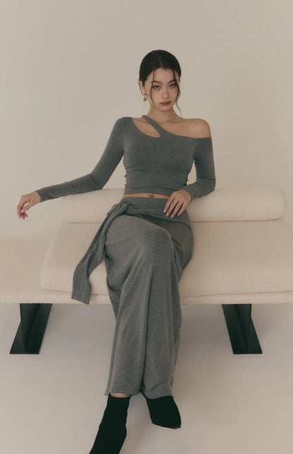 Cozy Wool-Blend One Shoulder Long Sleeve Bra Top<br/>羊毛暖絨不對稱簍空長袖Bra Top