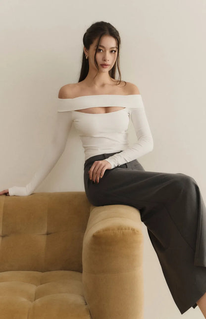 Off-Shoulder Cut-Out Long Sleeve Bra Top<br/>露肩一字領簍空長袖Bra Top